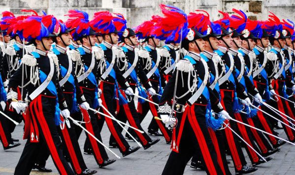 parata-ufficiali-carabinieri-1-600x357.jpg