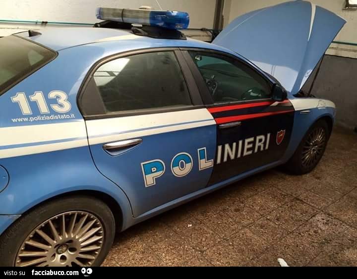 eipu8aa3s0-auto-polizia-con-porta-di-un-auto-dei-carabinieri-polinieri_a.jpg