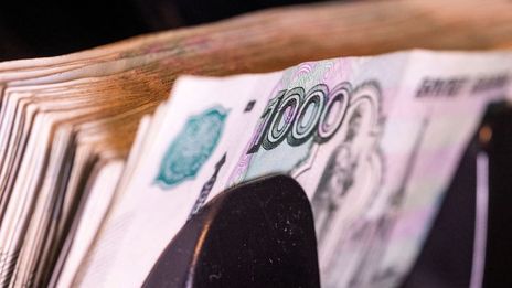 Gli interventi netti di valuta estera della Russia saranno vicini allo zero in aprile