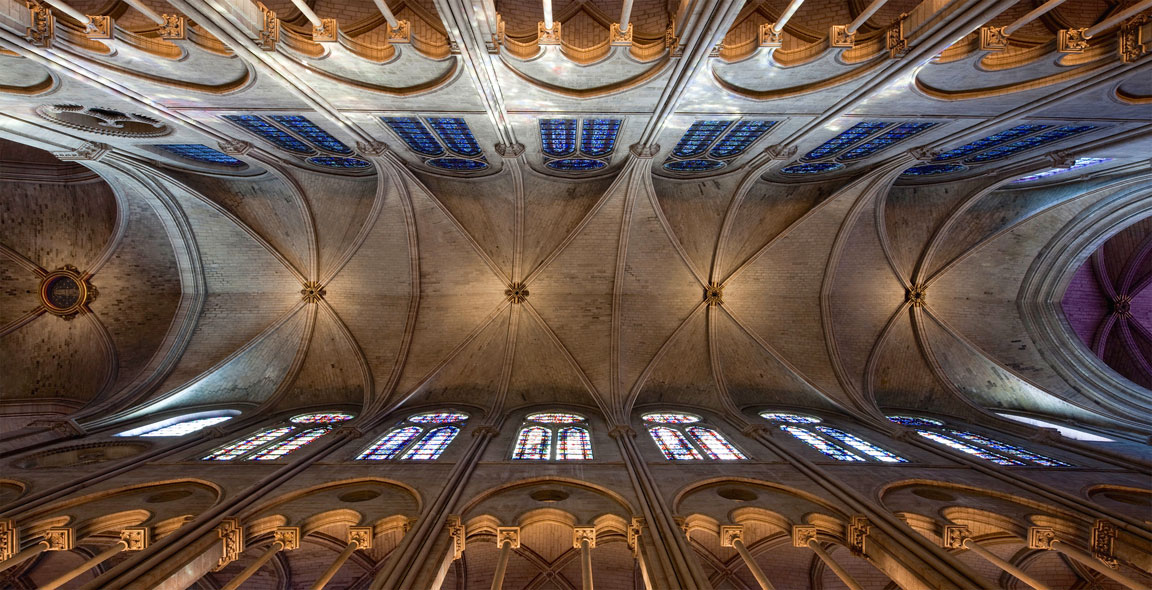 Notre-Dame-interno.jpg
