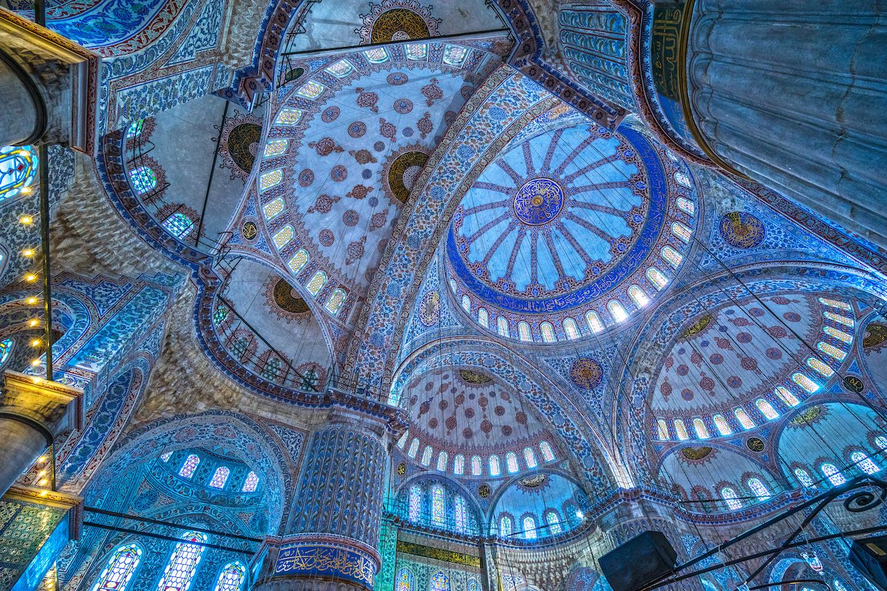 Interior-of-the-Blue-Mosque-in-Istanbul-Turkey.jpg
