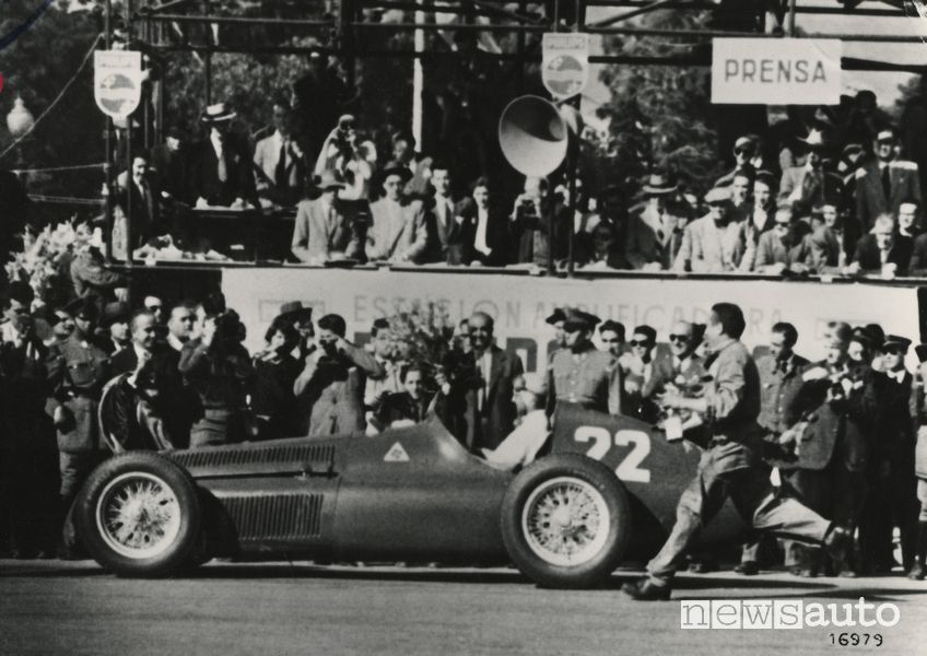 Spagna-Fangio-Alfetta-159-1951.jpg